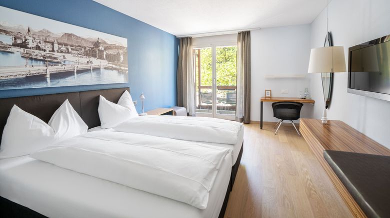 <b>Seehotel Kastanienbaum Room</b>. Images powered by <a href="https://www.leonardoworldwide.com/" title="Leonardo Worldwide" target="_blank">Leonardo</a>.