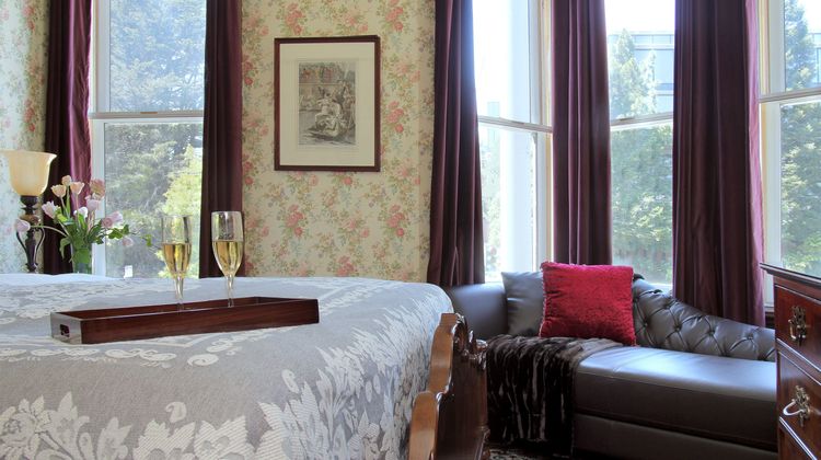The Monte Cristo Bed & Breakfast Room