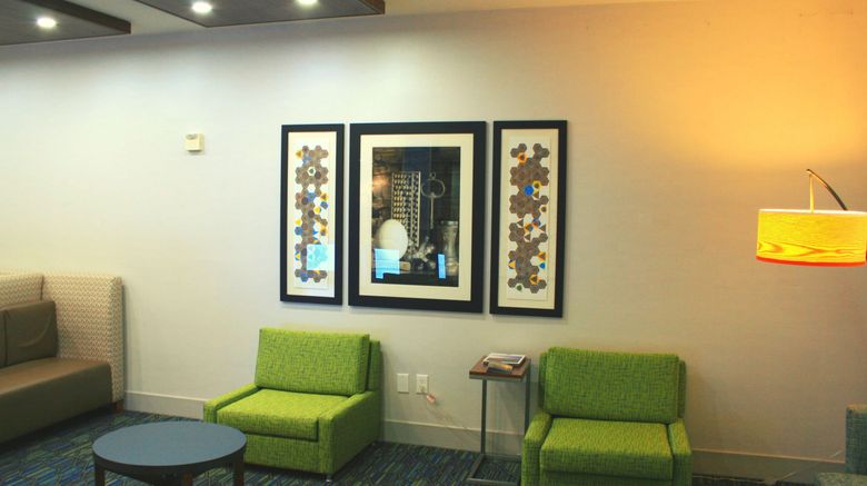 <b>Holiday Inn Express Hotel & Suites Lobby</b>. Images powered by <a href="https://www.leonardoworldwide.com/" title="Leonardo Worldwide" target="_blank">Leonardo</a>.