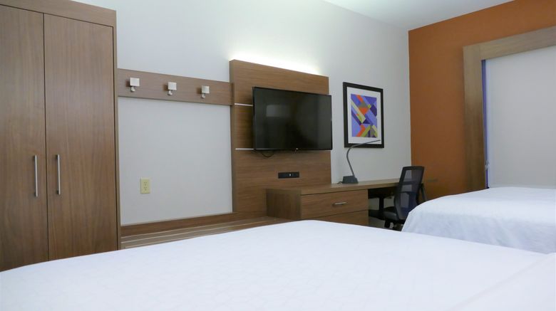 <b>Holiday Inn Express Room</b>. Images powered by <a href="https://www.leonardoworldwide.com/" title="Leonardo Worldwide" target="_blank">Leonardo</a>.