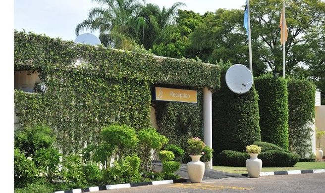 Cresta Bosele Hotel Exterior
