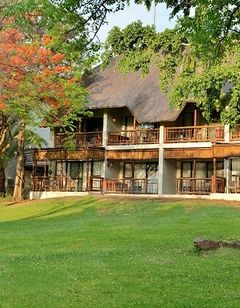 Cresta Mowana Safari Resort & Spa