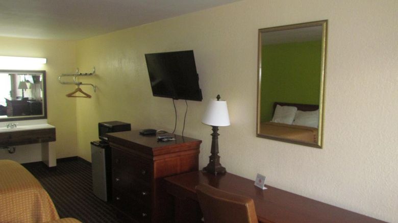 <b>Red Carpet Inn Room</b>. Images powered by <a href="https://www.leonardoworldwide.com/" title="Leonardo Worldwide" target="_blank">Leonardo</a>.
