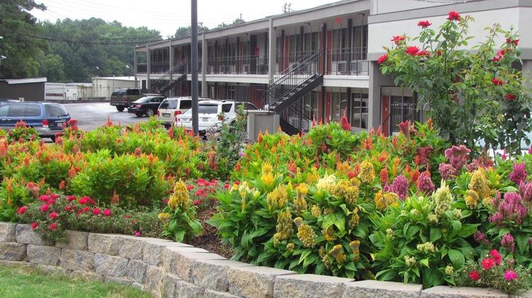 Red Carpet Inn Exterior