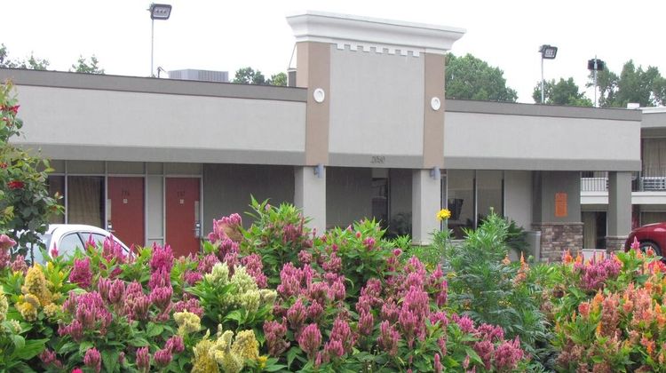 Red Carpet Inn Exterior