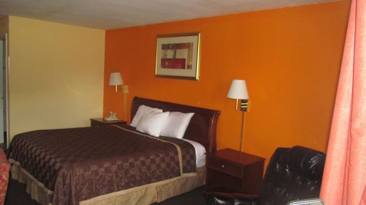 Red Carpet Inn Room