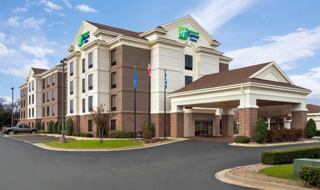 Holiday Inn Express & Suites Durant Exterior