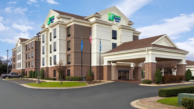 Holiday Inn Express & Suites Durant Exterior