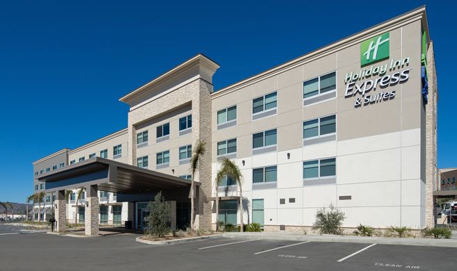 Holiday Inn Express & Suites Murrieta Exterior