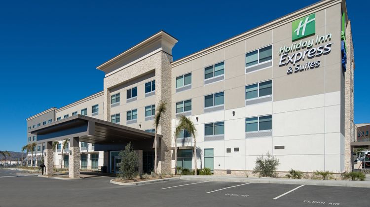 Holiday Inn Express & Suites Murrieta Exterior