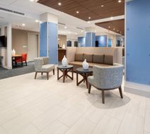 Holiday Inn Express & Suites Murrieta Lobby