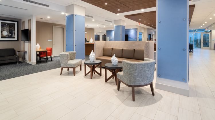 Holiday Inn Express & Suites Murrieta Lobby