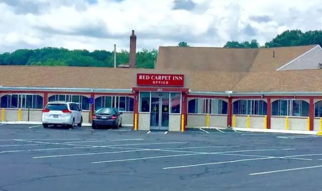 Red Carpet Inn Exterior