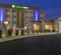 Holiday Inn Express Airport Expo Center Exterior