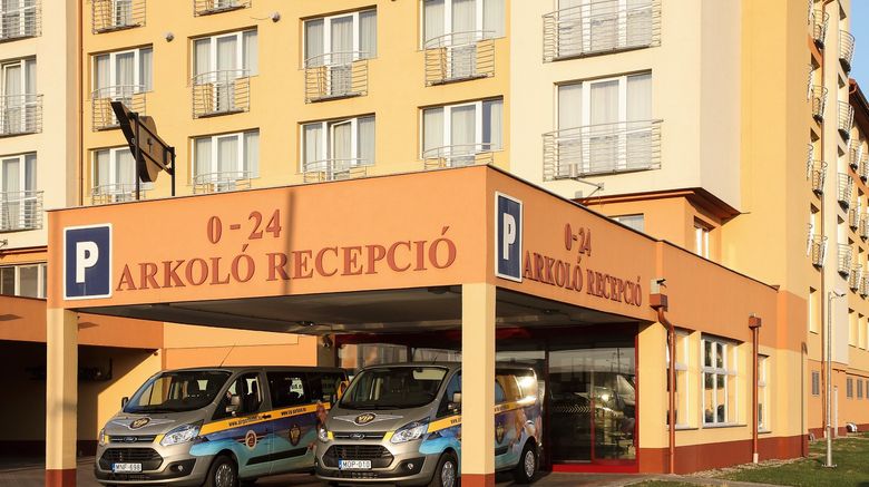 <b>Airport Hotel Budapest Exterior</b>. Images powered by <a href="https://www.leonardoworldwide.com/" title="Leonardo Worldwide" target="_blank">Leonardo</a>.