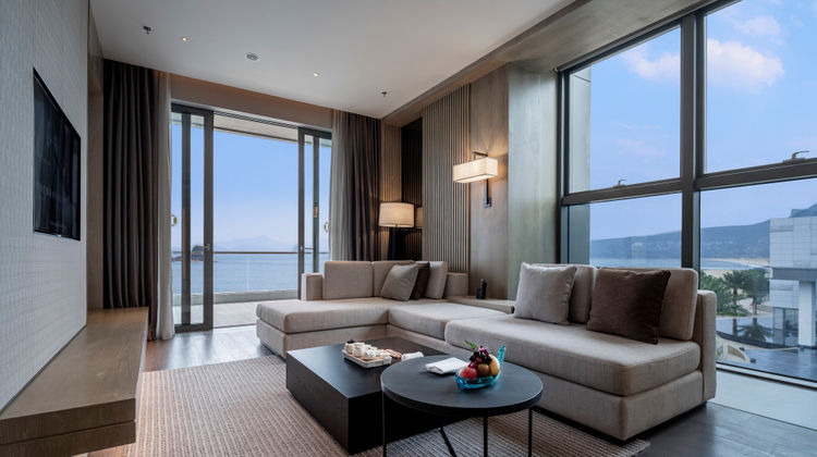 Intercontinental Dameisha Resort Suite