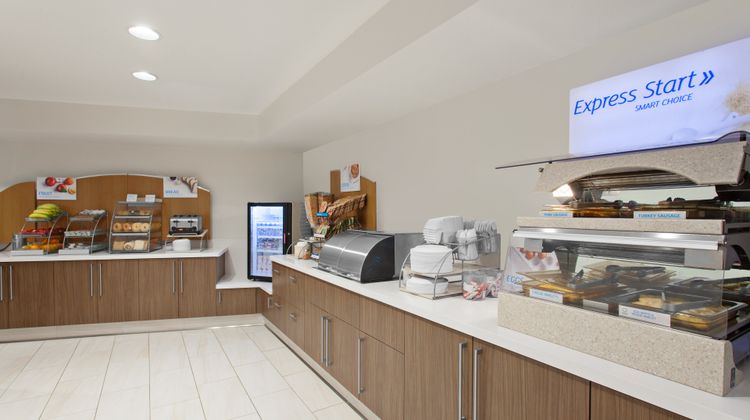 Holiday Inn Express West Los Angeles Restaurant