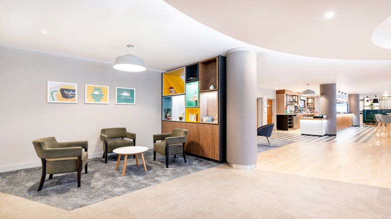 <b>Holiday Inn London - Luton Airport Lobby</b>. Images powered by <a href="https://www.leonardoworldwide.com/" title="Leonardo Worldwide" target="_blank">Leonardo</a>.