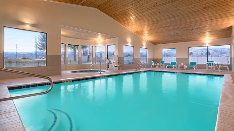 Holiday Inn Express Pool