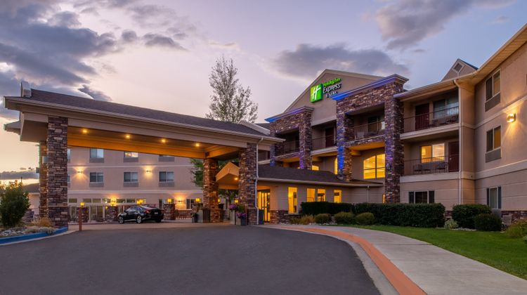 Holiday Inn Express & Suites Gunnison Exterior