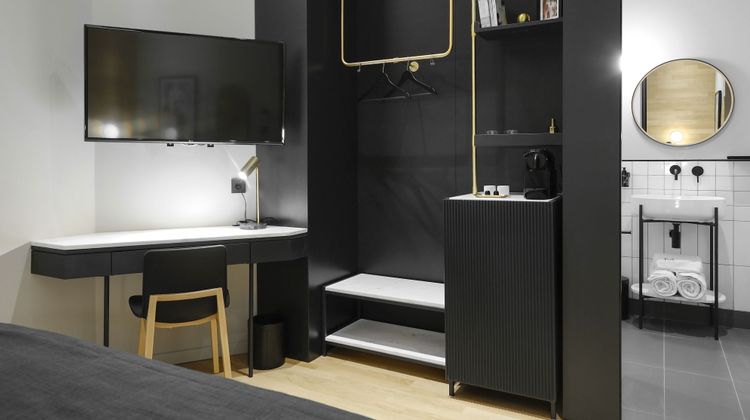The Modernist Thessaloniki Room