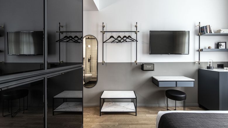 <b>The Modernist Thessaloniki Room</b>. Images powered by <a href="https://www.leonardoworldwide.com/" title="Leonardo Worldwide" target="_blank">Leonardo</a>.