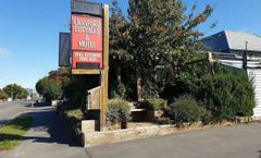 Cranford Cottages & Motel