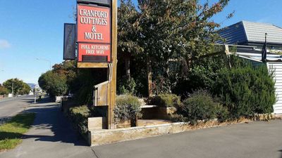 Cranford Cottages & Motel