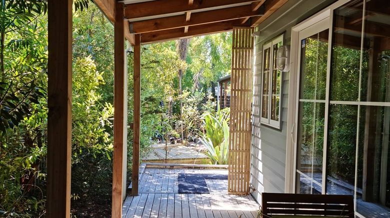 <b>Cranford Cottages & Motel Room</b>. Images powered by <a href="https://www.leonardoworldwide.com/" title="Leonardo Worldwide" target="_blank">Leonardo</a>.