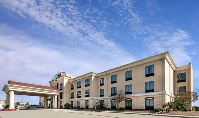 Holiday Inn Express Hotel & Suites Exterior