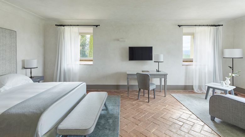 <b>Como Castello del Nero Suite</b>. Images powered by <a href="https://www.leonardoworldwide.com/" title="Leonardo Worldwide" target="_blank">Leonardo</a>.