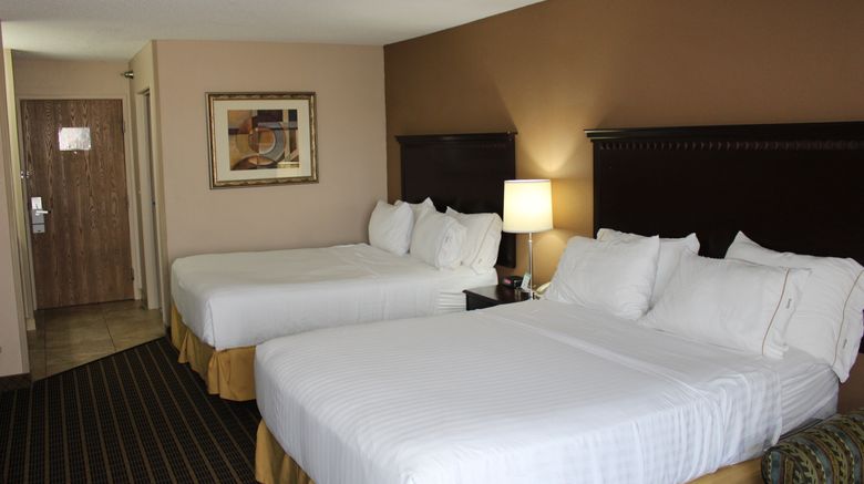 <b>Holiday Inn Express & Suites Kansas City Room</b>. Images powered by <a href="https://www.leonardoworldwide.com/" title="Leonardo Worldwide" target="_blank">Leonardo</a>.