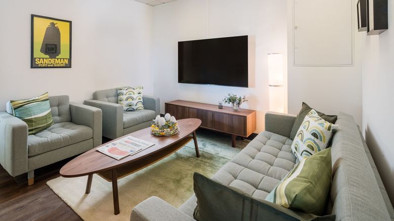 <b>Garden Hotel Krefeld Lobby</b>. Images powered by <a href="https://www.leonardoworldwide.com/" title="Leonardo Worldwide" target="_blank">Leonardo</a>.