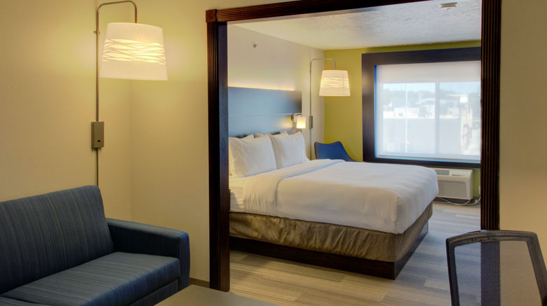 <b>Holiday Inn Express and Suites Room</b>. Images powered by <a href="https://www.leonardoworldwide.com/" title="Leonardo Worldwide" target="_blank">Leonardo</a>.