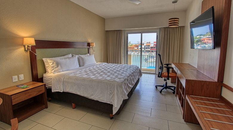<b>Holiday Inn Huatulco Suite</b>. Images powered by <a href="https://www.leonardoworldwide.com/" title="Leonardo Worldwide" target="_blank">Leonardo</a>.