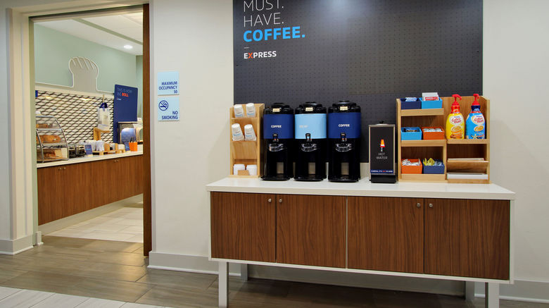 <b>Holiday Inn Express & Stes Oakland Arpt Room</b>. Images powered by <a href="https://leonardo.com/" title="Leonardo Worldwide" target="_blank">Leonardo</a>.