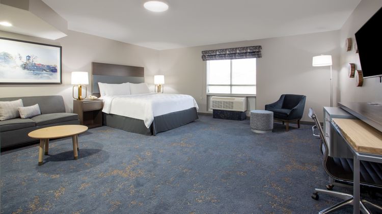 Holiday Inn Hotel & Conference Center Room