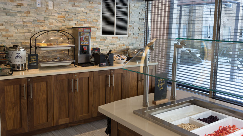 <b>Staybridge Suites Toronto -Vaughan South Restaurant</b>. Images powered by <a href="https://www.leonardoworldwide.com/" title="Leonardo Worldwide" target="_blank">Leonardo</a>.