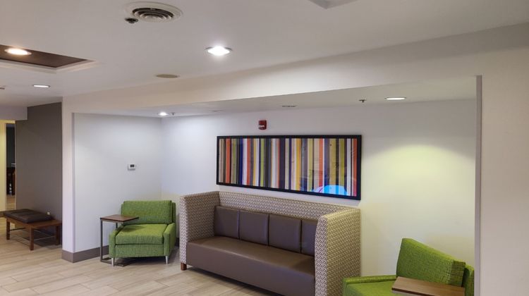 Holiday Inn Express Sheldon Lobby