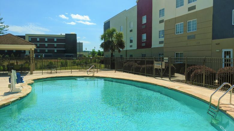 <b>Candlewood Suites Pool</b>. Images powered by <a href="https://www.leonardoworldwide.com/" title="Leonardo Worldwide" target="_blank">Leonardo</a>.