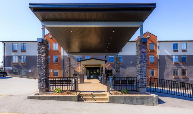 Holiday Inn Express Osage Beach Exterior