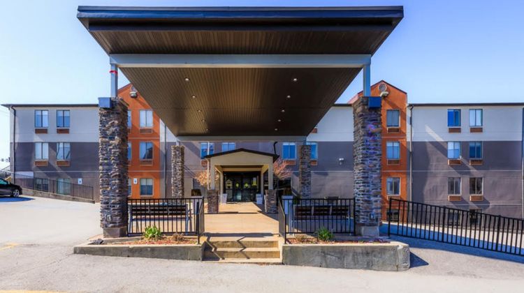 Holiday Inn Express Osage Beach Exterior