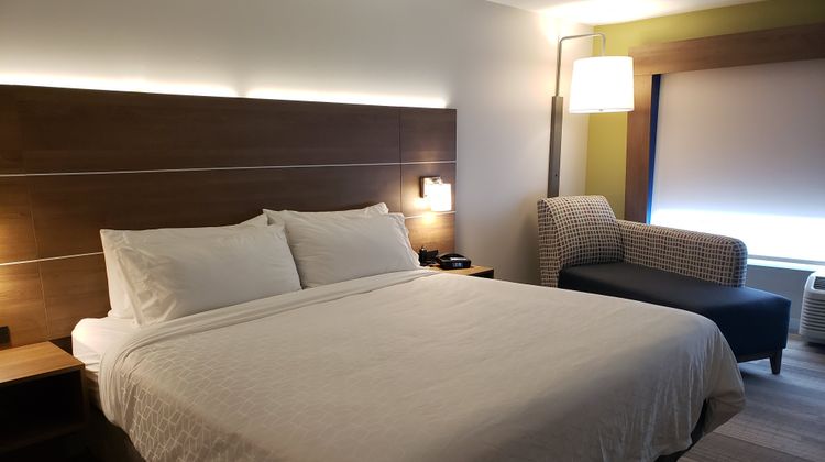 Holiday Inn Express/Sts Nashville North Room