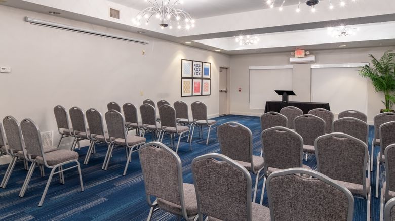 <b>Holiday Inn Express Hotel & Suites Meeting</b>. Images powered by <a href="https://www.leonardoworldwide.com/" title="Leonardo Worldwide" target="_blank">Leonardo</a>.