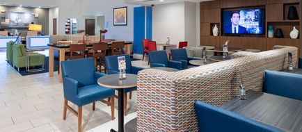 Holiday Inn Express Hotel & Suites Lobby