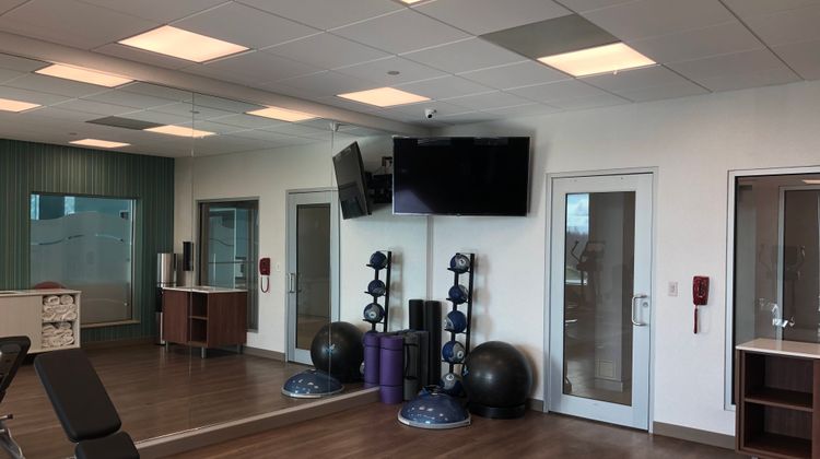 Holiday Inn Express & Suites Halifax Air Health Club