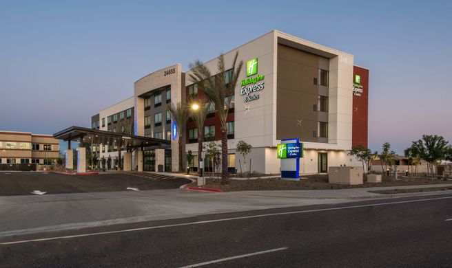 Holiday Inn Express & Stes Happy Valley Exterior