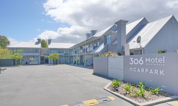 306 Motel Apartments