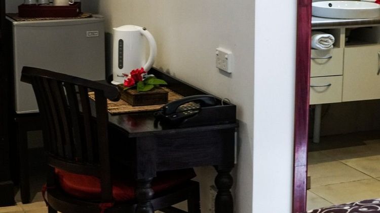 The Seaview Lodge Room