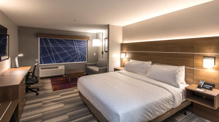 Holiday Inn Express & Stes Happy Valley Room